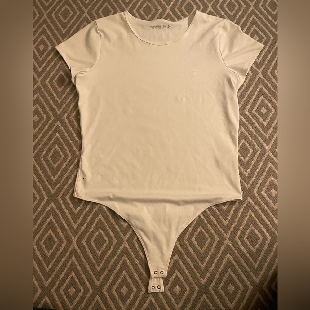Abercrombie White Short Sleeve Bodysuit Soft AF Collection. Size XL